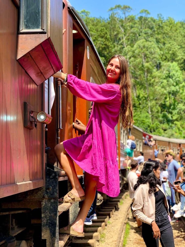 Scenic Train Ride Sri Lanka